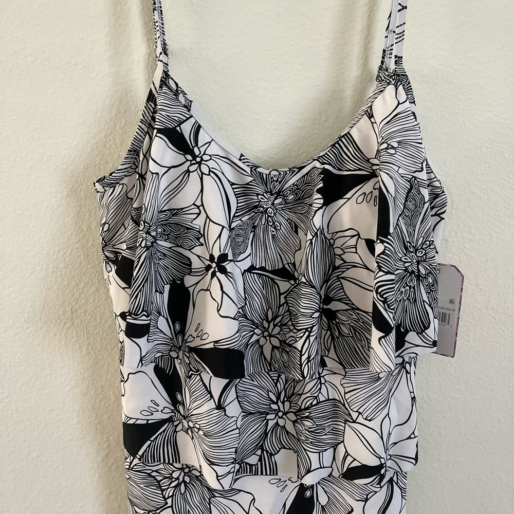 Floral Black and White Women's two piece swim suit